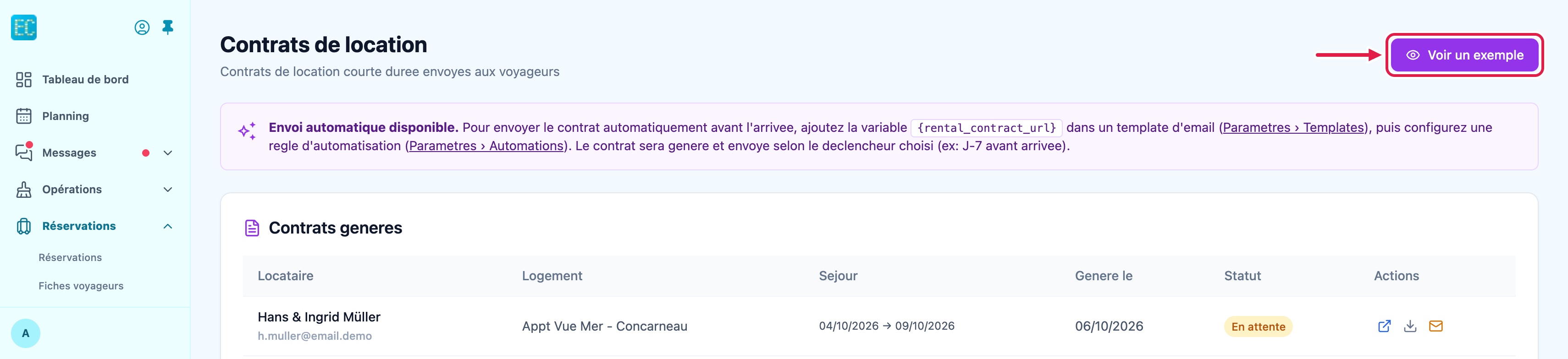 Page Contrats de location : bouton « Voir un exemple » encadré, bandeau sur l'envoi automatique et tableau des contrats générés avec statut En attente