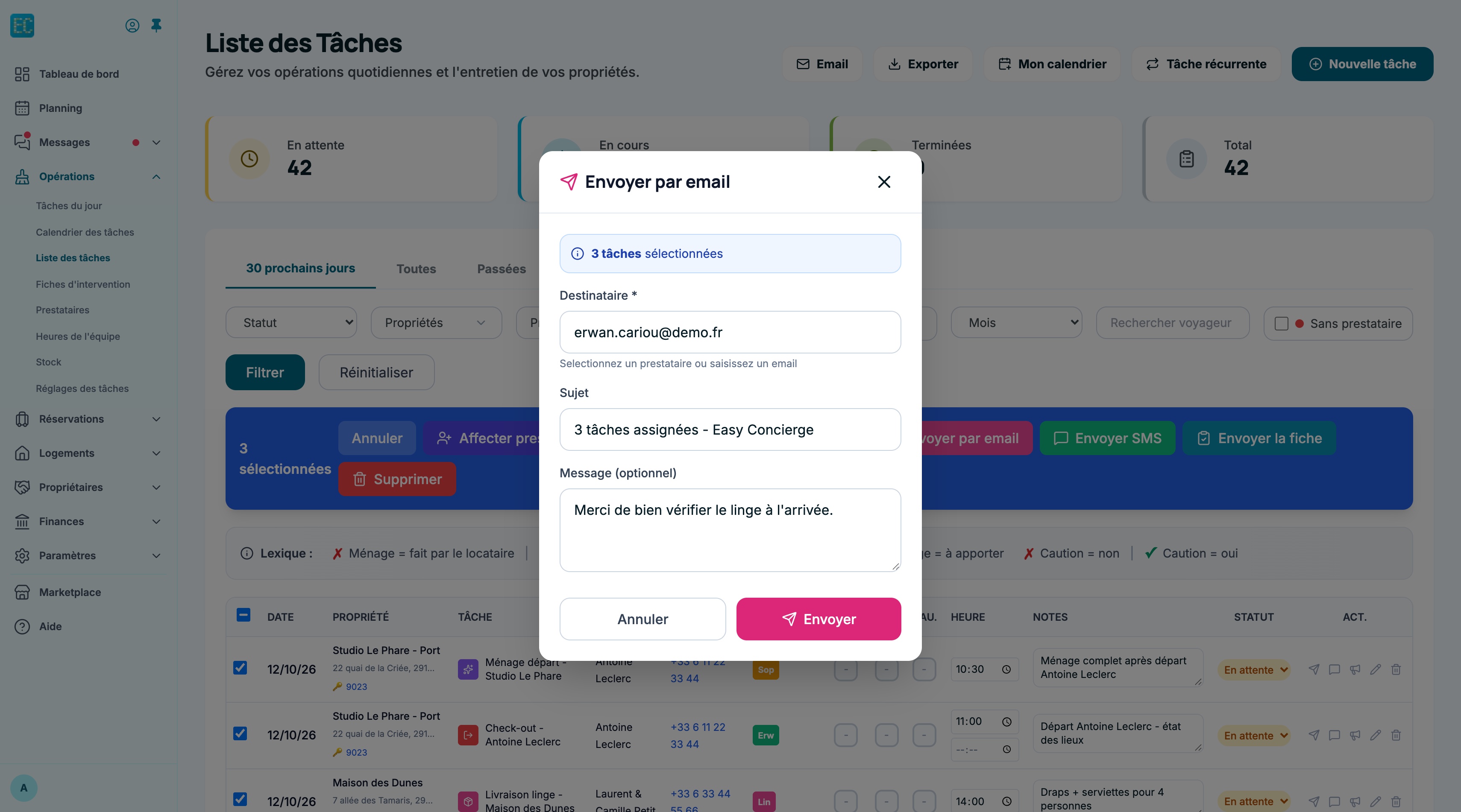 Fenêtre Envoyer par email : résumé « 3 tâches sélectionnées », destinataire erwan.cariou@demo.fr choisi dans la liste des prestataires, sujet « 3 tâches assignées - Easy Concierge », message optionnel rempli, boutons Annuler et Envoyer