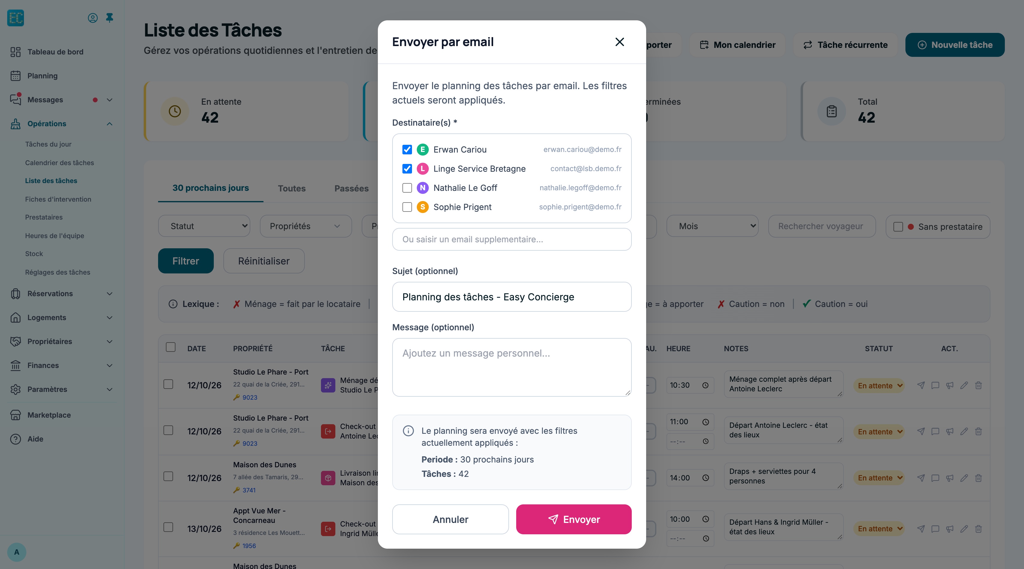 Fenêtre Envoyer par email du planning : deux prestataires cochés parmi quatre, champ pour une adresse supplémentaire, sujet « Planning des tâches - Easy Concierge », message optionnel et rappel des filtres (période 30 prochains jours, 42 tâches)