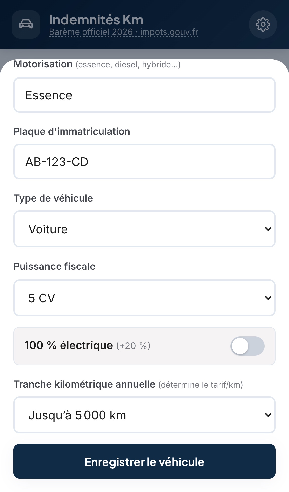 Application Indemnités Km sur téléphone, fiche Nouveau véhicule : motorisation, plaque, type Voiture, puissance fiscale 5 CV, interrupteur 100 % électrique, tranche kilométrique annuelle Jusqu'à 5 000 km et bouton Enregistrer le véhicule