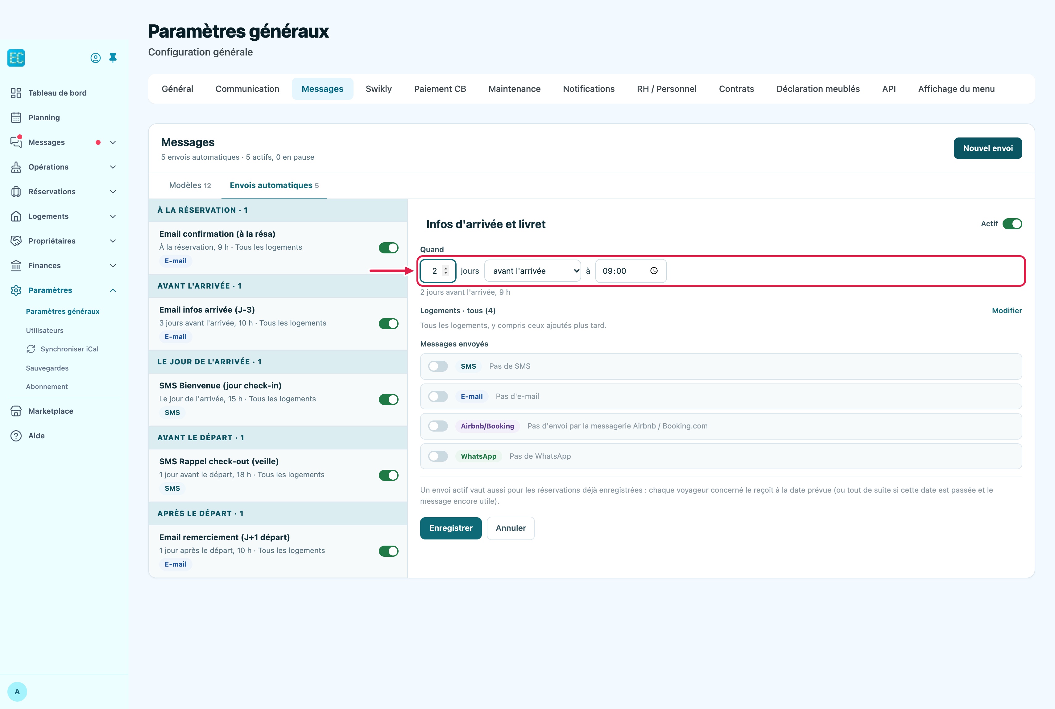 Nouvel envoi automatique dans l'onglet Messages : nom Infos d'arrivée et livret, ligne Quand encadrée avec 2 jours avant l'arrivée à 09:00, logements tous