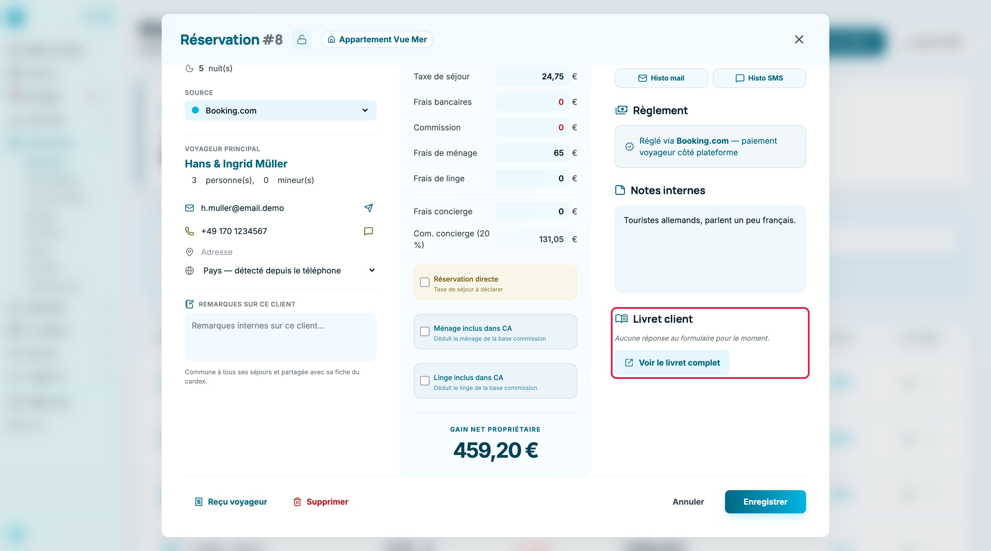 Fenêtre d'une réservation : bloc Livret client encadré, avec la mention Aucune réponse au formulaire pour le moment et le bouton Voir le livret complet