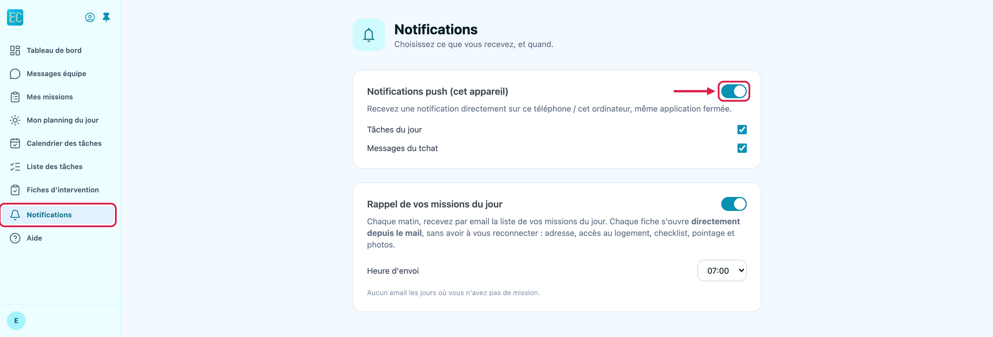 Écran Notifications d'un prestataire, ouvert par le menu Notifications encadré dans la barre latérale : interrupteur de la section Notifications push (cet appareil) basculé, cases Tâches du jour et Messages du tchat cochées, et bloc Rappel de vos missions du jour avec son interrupteur et l'heure d'envoi 07:00