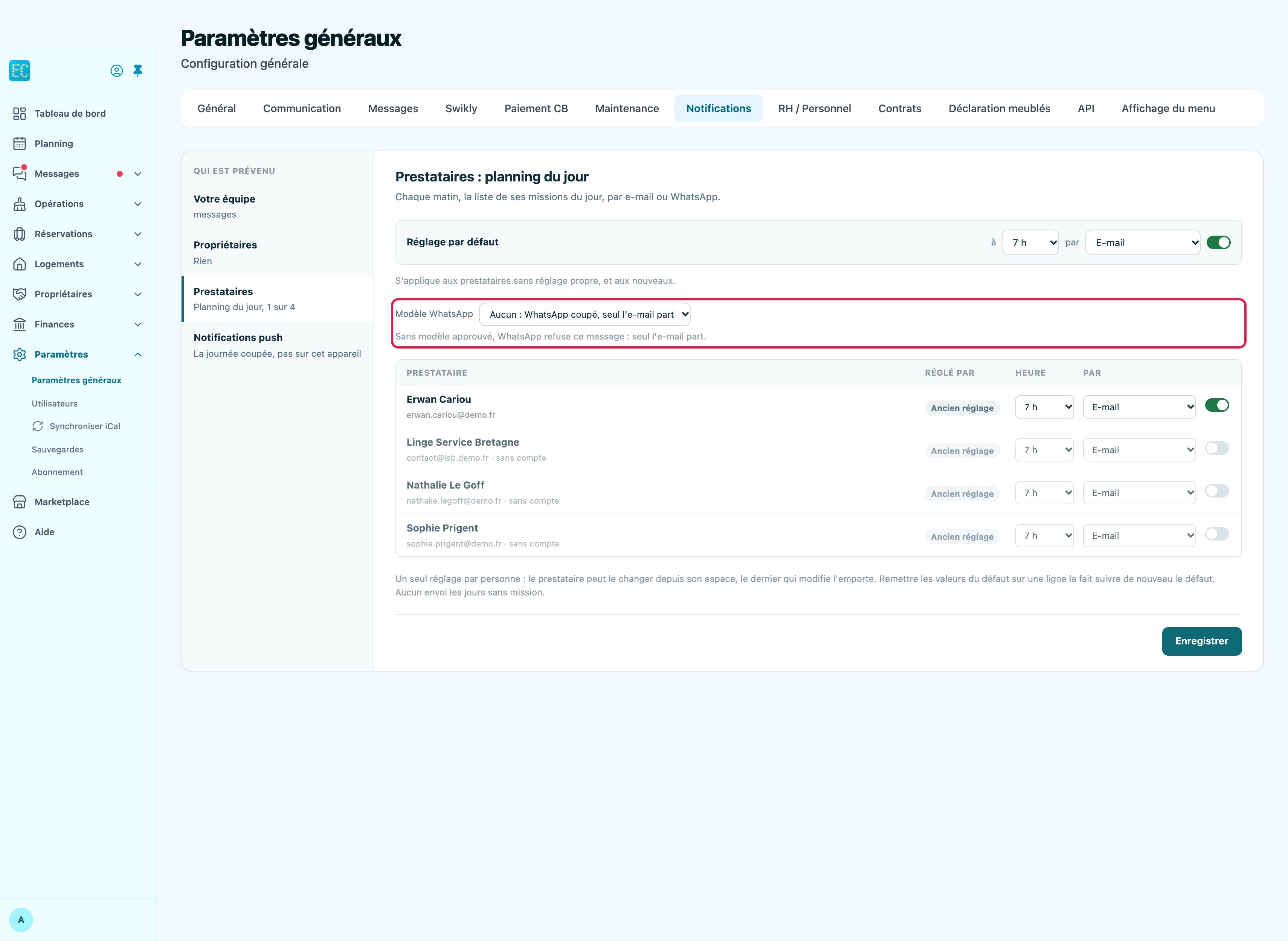 Paramètres, onglet Notifications, entrée Prestataires : réglage par défaut (heure, voie, interrupteur), ligne du modèle WhatsApp encadrée, puis le tableau des prestataires